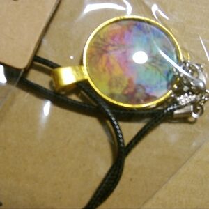 Golden art & scenic trees bezel necklace set